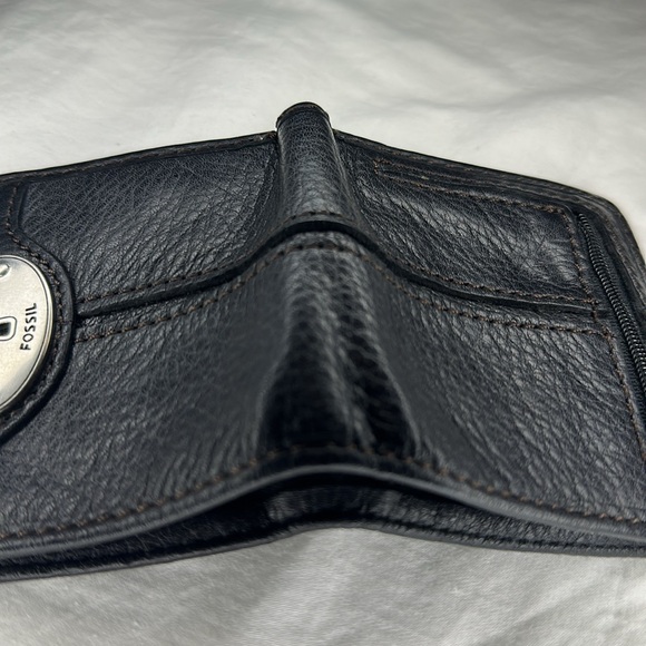 Fossil Black Pebbled Leather Bifold Wallet EUC - Picture 11 of 16